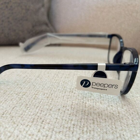 Peepers blue light
+200 - Picture 3 of 6